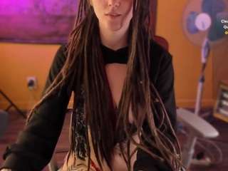 Maeveee live cam preview