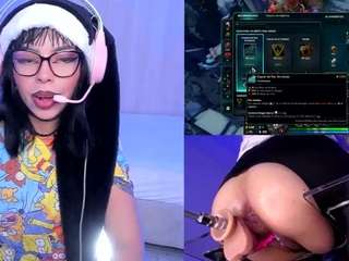 nyveth's CamSoda show and profile