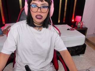 nyveth's CamSoda show and profile