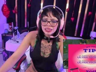 nyveth Live Webcam on CamSoda