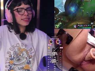 nyveth's CamSoda show and profile