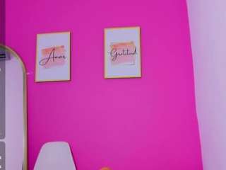 little-beillis Live Webcam on CamSoda