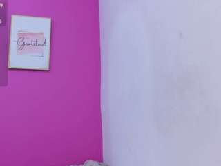 little-beillis Live Webcam on CamSoda