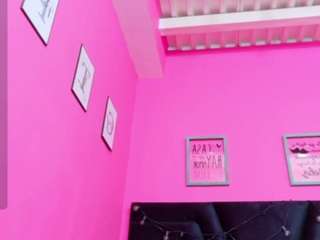 little-beillis Live Webcam on CamSoda