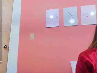 little-beillis Live Webcam on CamSoda