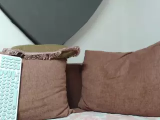Teasexpert4444's Live Sex Cam Show