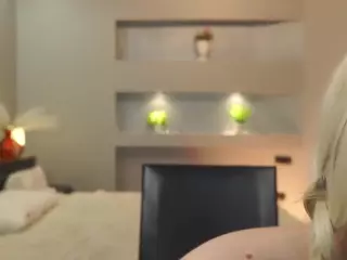 ElgaDanson's Live Sex Cam Show
