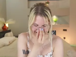 ElgaDanson's Live Sex Cam Show