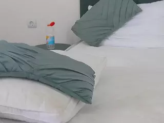senigrande's Live Sex Cam Show