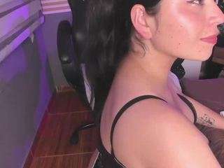 vela-kimm's CamSoda show and profile