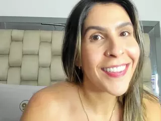 Yasmin-Adams's Live Sex Cam Show