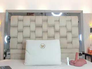Yasmin-Adams's Live Sex Cam Show