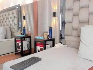 Yasmin-Adams's Live Sex Cam Show