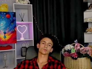 ben-biin Live Webcam on CamSoda