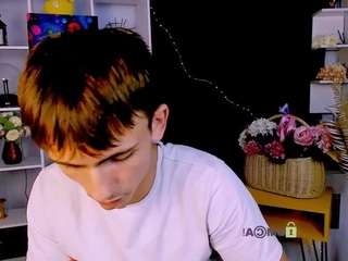 ben-biin Live Webcam on CamSoda