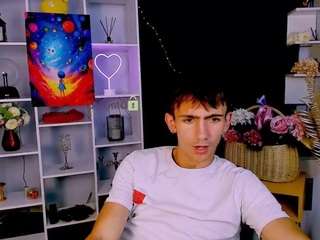 ben-biin Live Webcam on CamSoda