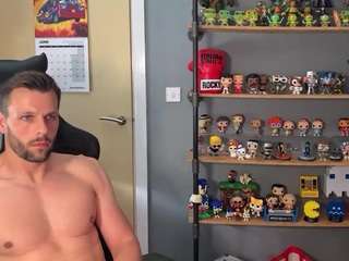 bigukdick4u Live Webcam on CamSoda