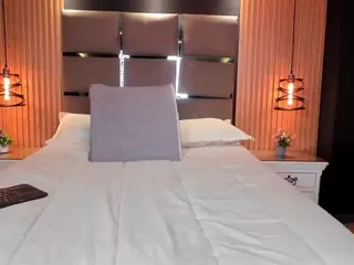 EmilyRoberts9's Live Sex Cam Show