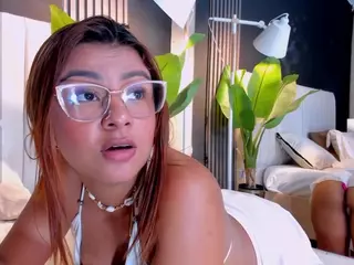 misssnaomi's Live Sex Cam Show