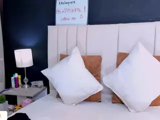 misssnaomi's Live Sex Cam Show