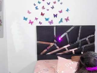 thinsamathagirl's CamSoda show and profile