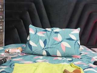 thinsamathagirl live webcam show