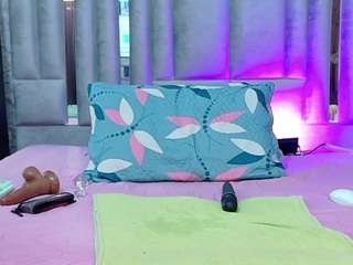 thinsamathagirl live webcam show