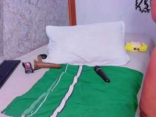 thinsamathagirl live webcam show