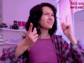VivianLy's Live Sex Cam Show