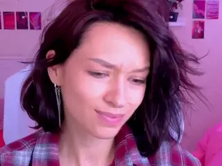VivianLy's Live Sex Cam Show