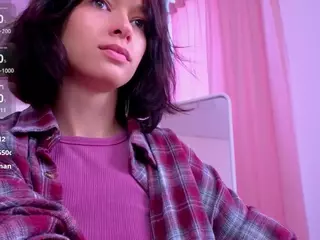 VivianLy's Live Sex Cam Show