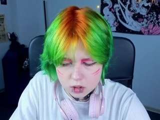 Model ini sedang live sekarang. carolinerichter