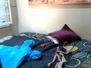 juicysipsxxx webcam model