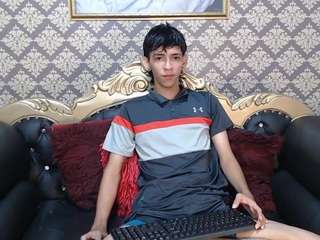sebas-cat Live Webcam on CamSoda