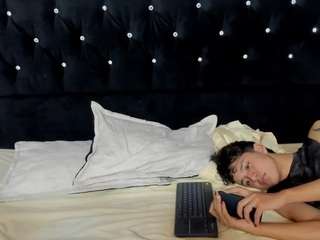 sebas-cat's CamSoda show and profile