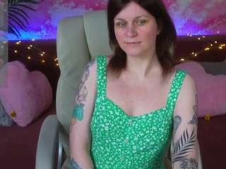 tinamelt's CamSoda show and profile