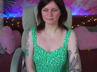 tinamelt's CamSoda show and profile