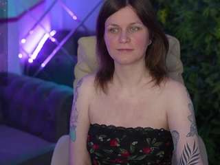 le modèle tinamelt est en webcam porno dans un show sur le site camsoda, il possède les tags suivants: ass,spanking,orgasm,role play,sex toys,sexy,shaved pussy,skinny,squirter,athletic,strip,striptease,tattoos,teen (18+),tittyfuck,wet,ohmibod,no smoking,no drinking,naked