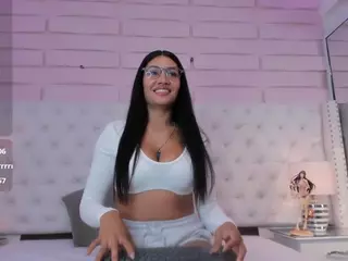 alondra77's Live Sex Cam Show
