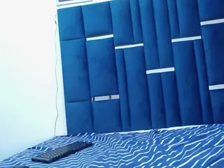 Britany-Fox's Live Sex Cam Show