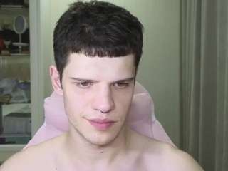 callmechristiian Live Webcam on CamSoda