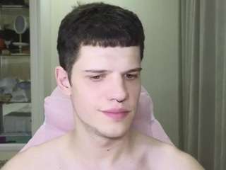 callmechristiian Live Webcam on CamSoda