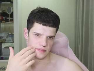 callmechristiian Live Webcam on CamSoda