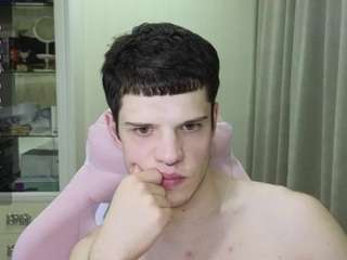 callmechristiian Live Webcam on CamSoda