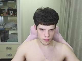 callmechristiian webcam model