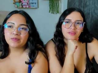 maddie-and-chels... Live Webcam on CamSoda