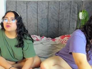 maddie-and-chels... Live Webcam on CamSoda