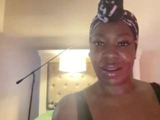 thenaturalbodyhottie webcam