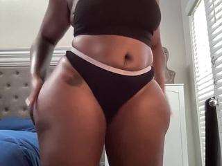 thenaturalbodyhottie webcam