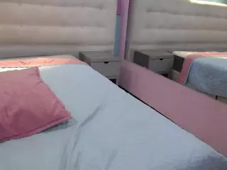 EstrellaDeCarne's Live Sex Cam Show